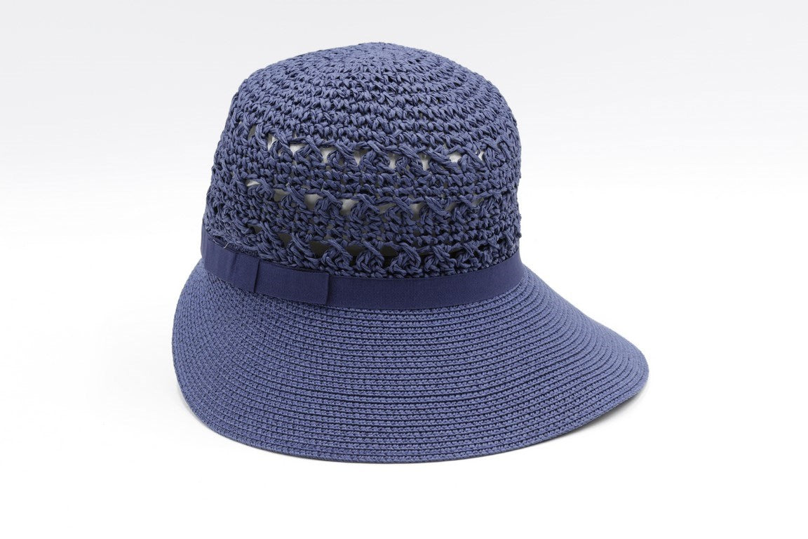 CAPPELLO CROCHET CON VISIERA