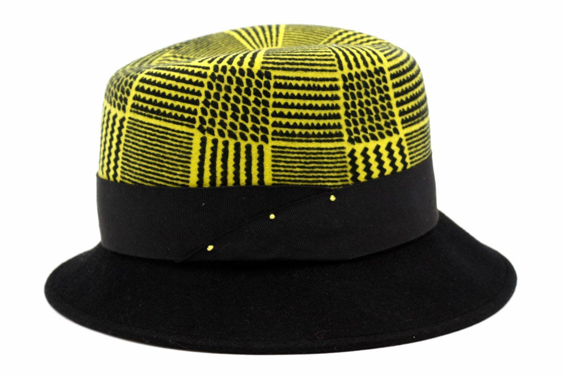 CAPPELLO FELTRO LANA   BICOLORE DIS 18