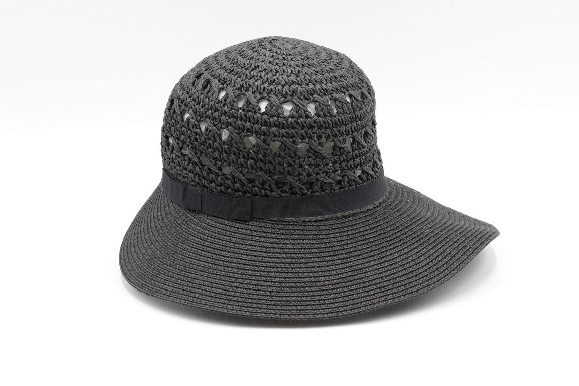 CAPPELLO CROCHET CON VISIERA