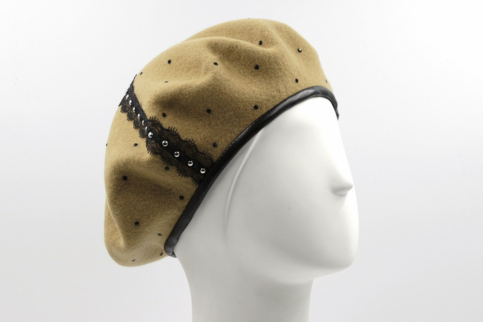 BASCO LANA CON APPLICAZIONE PIZZO