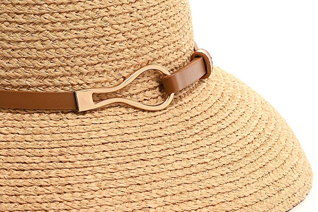 CAPPELLO  RAFFIA CON CINTA CUOIO E MOSCHETTONE