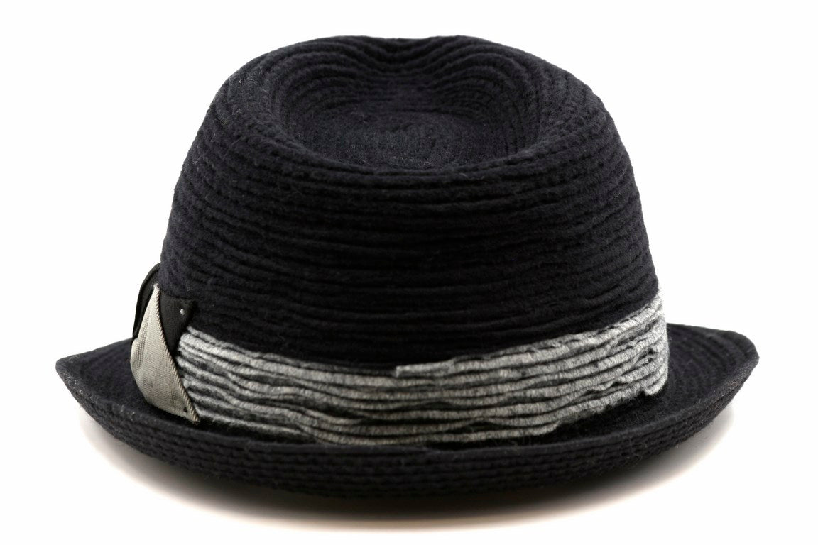 CAPPELLO  CUCITO =NASTRO GRO 9