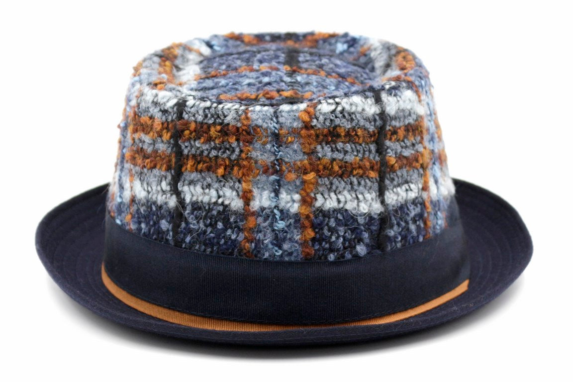 TRILBY   BICOL.  5915 + 830